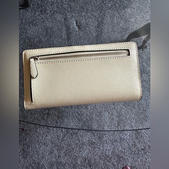 Kate Spade matching wallet - Picture 4 of 4